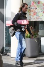 HELEN HUNT Heading to a Yoga Class in Brentwood 02/25/2017