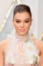 HAILEE STEINFELD at 89th Annual Academy Awards in Hollywood 02/26/2017