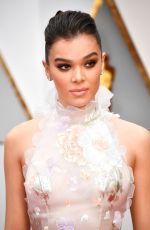 HAILEE STEINFELD at 89th Annual Academy Awards in Hollywood 02/26/2017