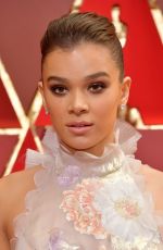 HAILEE STEINFELD at 89th Annual Academy Awards in Hollywood 02/26/2017