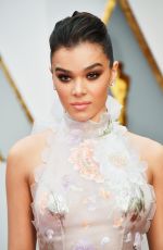 HAILEE STEINFELD at 89th Annual Academy Awards in Hollywood 02/26/2017