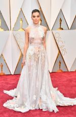 HAILEE STEINFELD at 89th Annual Academy Awards in Hollywood 02/26/2017