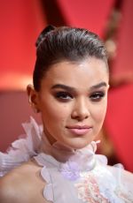 HAILEE STEINFELD at 89th Annual Academy Awards in Hollywood 02/26/2017