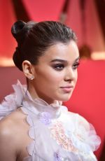 HAILEE STEINFELD at 89th Annual Academy Awards in Hollywood 02/26/2017