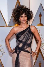 HALLE BERRY at 89th Annual Academy Awards in Hollywood 02/26/2017