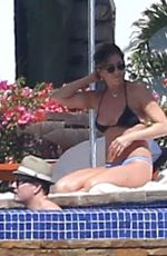 JENNIFER ANISTON and COURTENEY COX Celebrates Jennifer