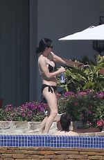 JENNIFER ANISTON and COURTENEY COX Celebrates Jennifer