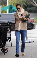 JENNIFER GARNER Leaves a Nail Salon in Los Angeles 02/16/2017