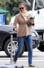 JENNIFER GARNER Leaves a Nail Salon in Los Angeles 02/16/2017