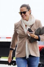 JENNIFER GARNER Leaves a Nail Salon in Los Angeles 02/16/2017