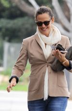 JENNIFER GARNER Leaves a Nail Salon in Los Angeles 02/16/2017