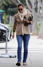 JENNIFER GARNER Leaves a Nail Salon in Los Angeles 02/16/2017