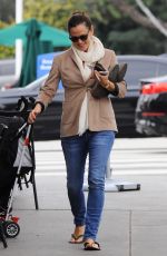 JENNIFER GARNER Leaves a Nail Salon in Los Angeles 02/16/2017