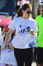 JENNIFER GARNER Runs a Marathon in Los Angeles 02/12/2017