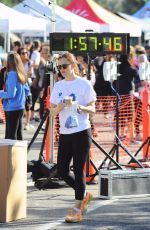 JENNIFER GARNER Runs a Marathon in Los Angeles 02/12/2017