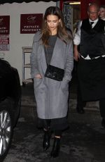 JESSICA ALBA Leaves Craigs