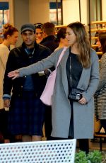 JESSICA ALBA Shopping on Abbot Kinney Boulevard in Venice Beach 02/04/2017