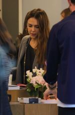 JESSICA ALBA Shopping on Abbot Kinney Boulevard in Venice Beach 02/04/2017