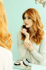 KATHERINE MCNAMARA Touches Up with Her Must-have Bareminerals Original Foundation01/31/2017