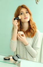 KATHERINE MCNAMARA Touches Up with Her Must-have Bareminerals Original Foundation01/31/2017