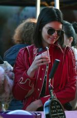 KENDALL JENNER Shopping in Portobello Road Market in Notting Hill 02/18/2017