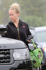 KENDRa WILKINSON Out in Los Angeles 02/21/2017