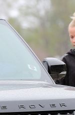 KENDRa WILKINSON Out in Los Angeles 02/21/2017
