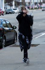 KHLOE KARDASHIAN Out and About in Calabasas 02/10/2017