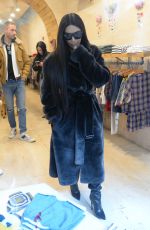 KIM KARDASHIAN Out Shopping in New York 02/01/2017