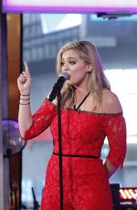 LAUREN ALANIA Performs at Good Morning America 01/31/2017