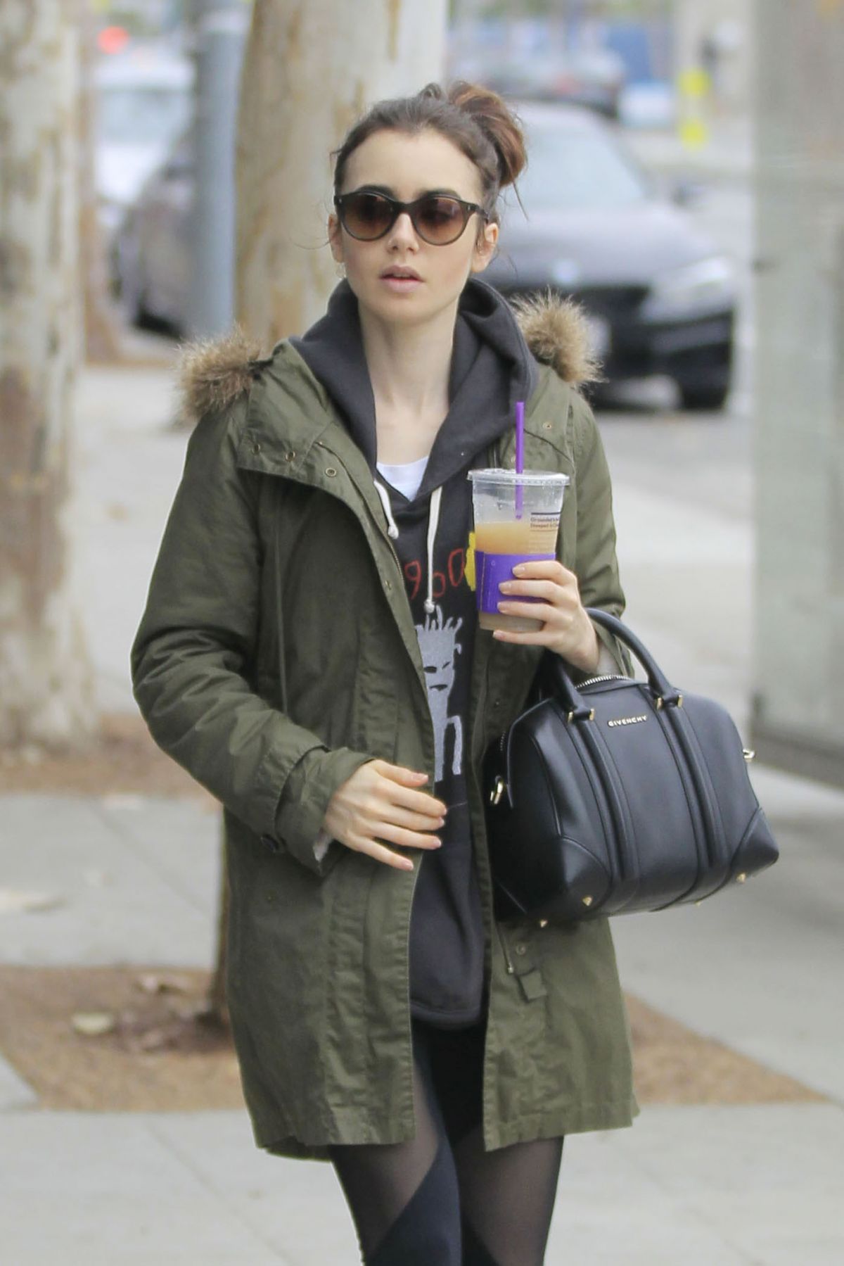 LILY COLLINS Out and About in Beverly Hills 02/05/2017 LILY COLLINS Out and About in Beverly Hills 02/05/2017
