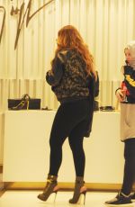 MARIAH CAREY Shoping for Shoes in Los Angeles 02/18/2017