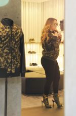 MARIAH CAREY Shoping for Shoes in Los Angeles 02/18/2017