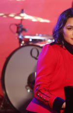 NORAH JONES Performs on Jimmy Kimmel Live 02/08/2017