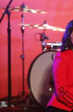 NORAH JONES Performs on Jimmy Kimmel Live 02/08/2017