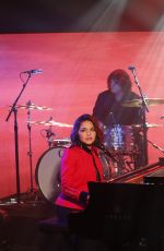 NORAH JONES Performs on Jimmy Kimmel Live 02/08/2017