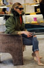 OLIVIA PALERMO Out Shopping in Milan 02/25/2017