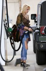 PARIS JACKSON at a Gas Station in Los Angeles 02/05/2017