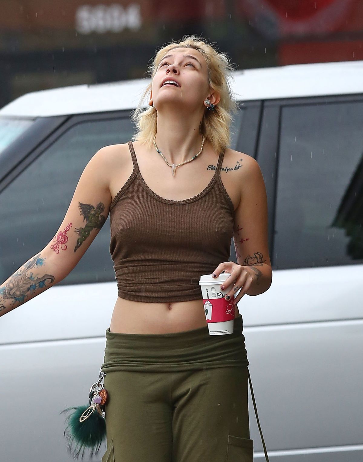 paris-jackson-out-for-coffee-in-los-angeles-02-10-2017_12.