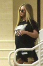 Pregnant BEYONCE Out and About in Beverly Hills 02/16/2017