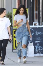 SELENA GOMEZ Leaves Sara