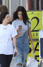 SELENA GOMEZ Leaves Sara