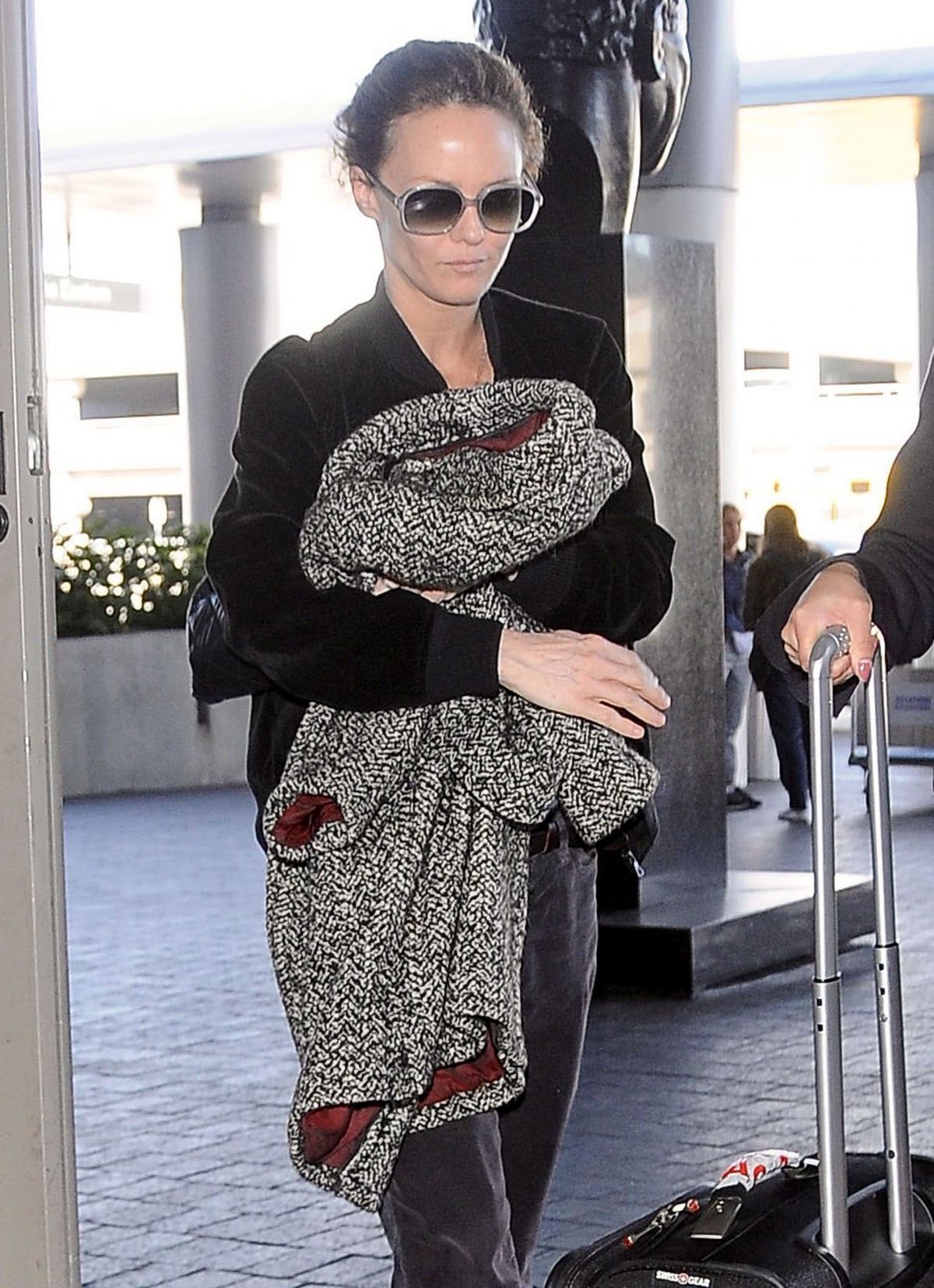 VANESSA PARADIS at LAX Airport in Los Angeles 02/15/2017 VANESSA PARADIS at LAX Airport in Los Angeles 02/15/2017