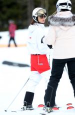 VICTORIA BECKHAM Skiing in Shistler 02/17/2017