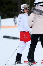 VICTORIA BECKHAM Skiing in Shistler 02/17/2017