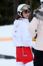 VICTORIA BECKHAM Skiing in Shistler 02/17/2017
