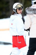 VICTORIA BECKHAM Skiing in Shistler 02/17/2017