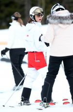 VICTORIA BECKHAM Skiing in Shistler 02/17/2017