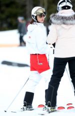 VICTORIA BECKHAM Skiing in Shistler 02/17/2017