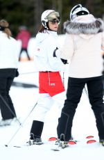 VICTORIA BECKHAM Skiing in Shistler 02/17/2017